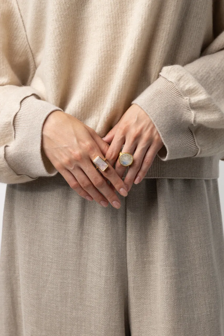 18K Yellow Gold 20mm Rainbow Moonstone Ring