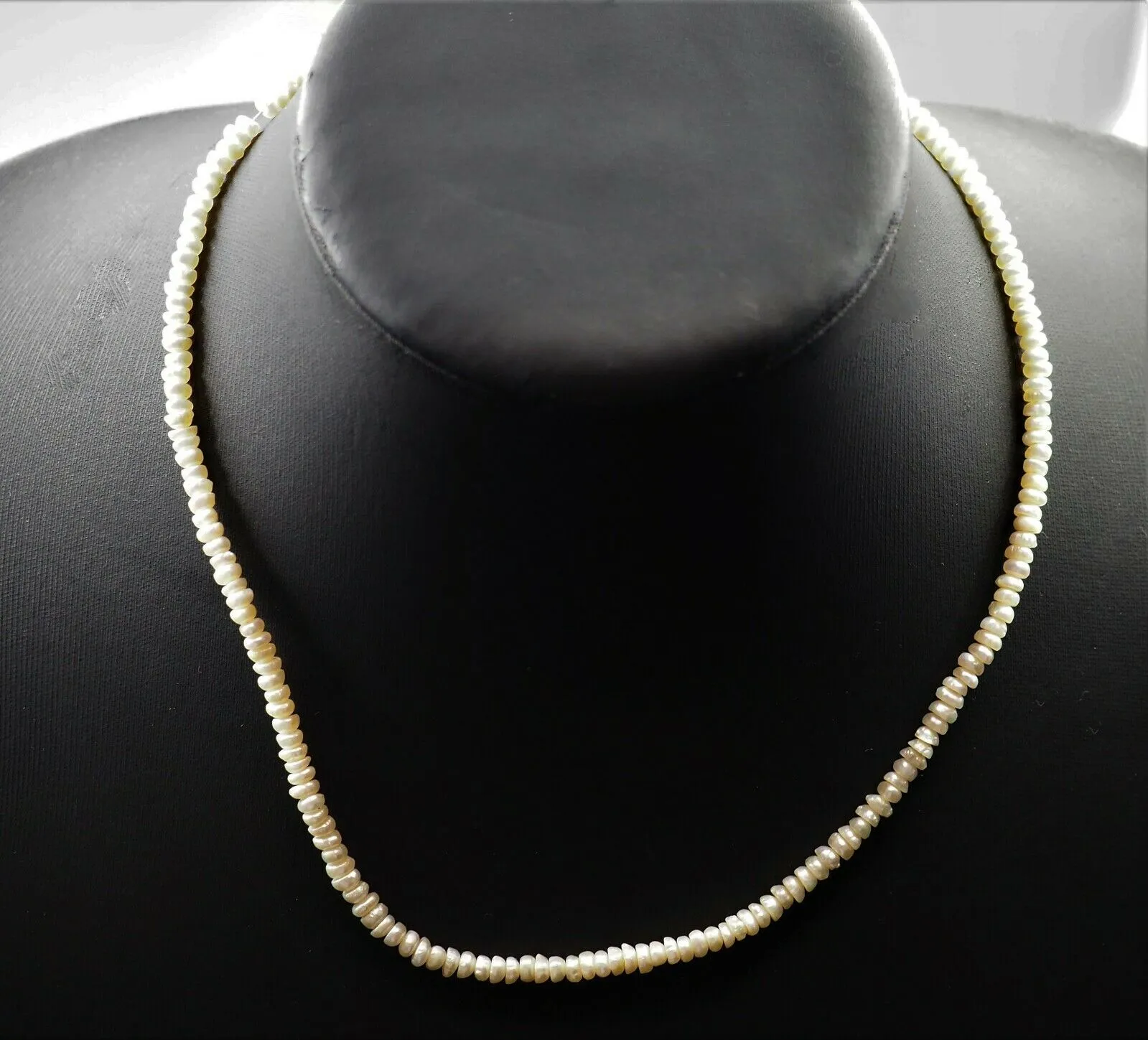 22ct Yellow Gold Freshwater Cultured Pearl Button Necklace