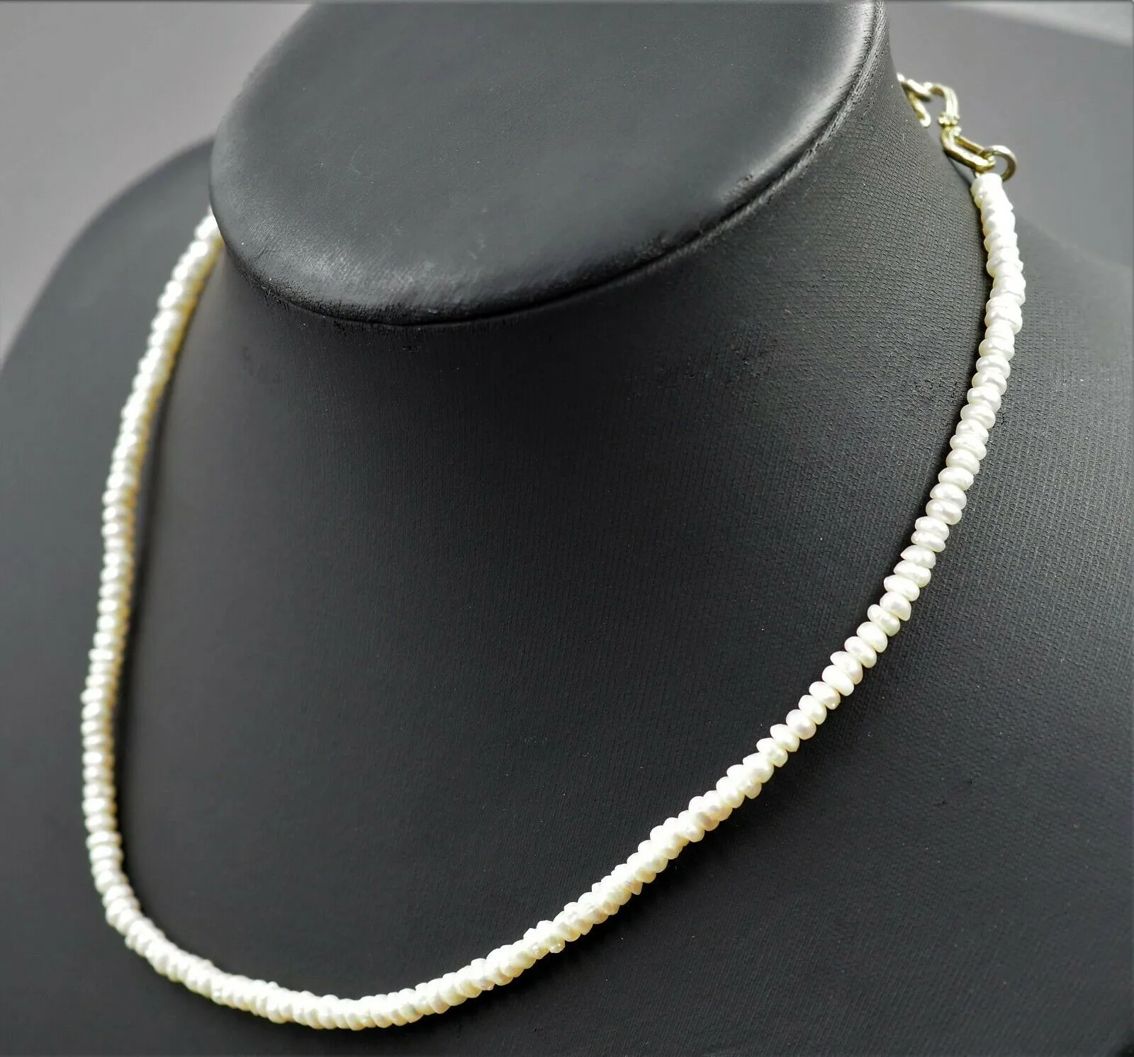 22ct Yellow Gold Freshwater Cultured Pearl Button Necklace
