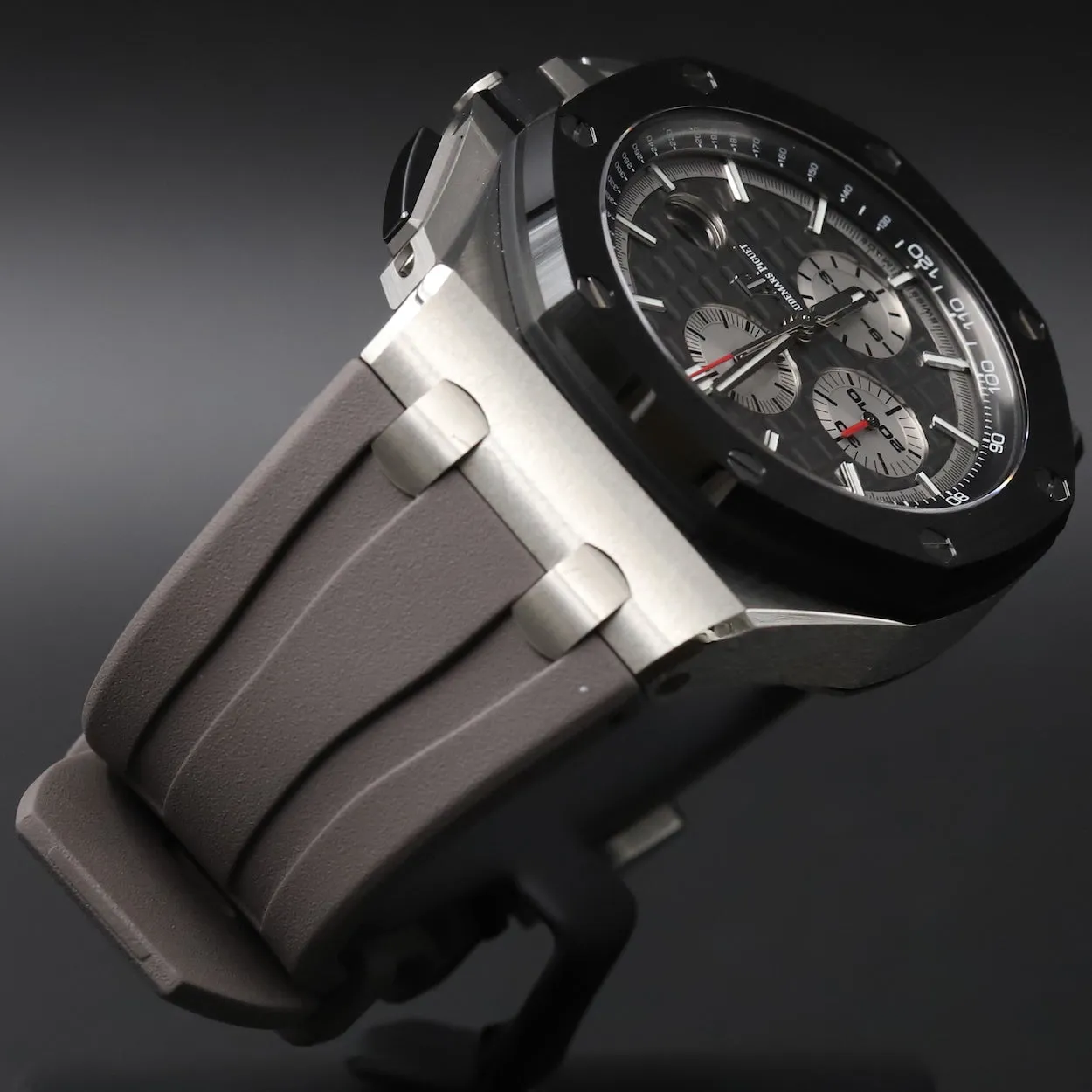 Audemars Piguet<br>26400IO Royal Oak Offshore Titanium