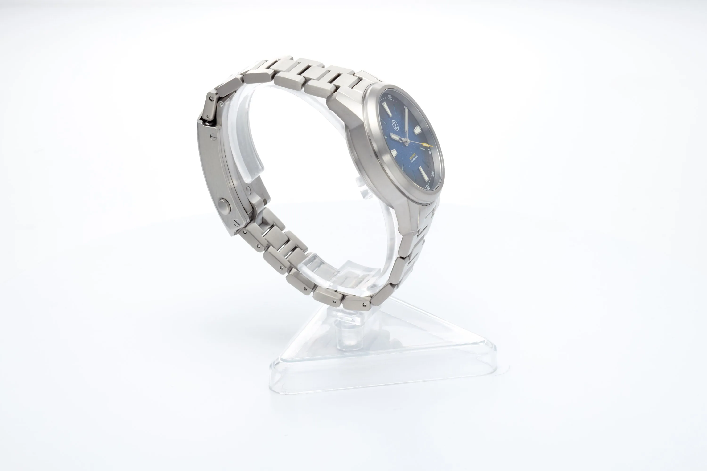 Aurora Field 38mm Ti 'Midnight Blue'