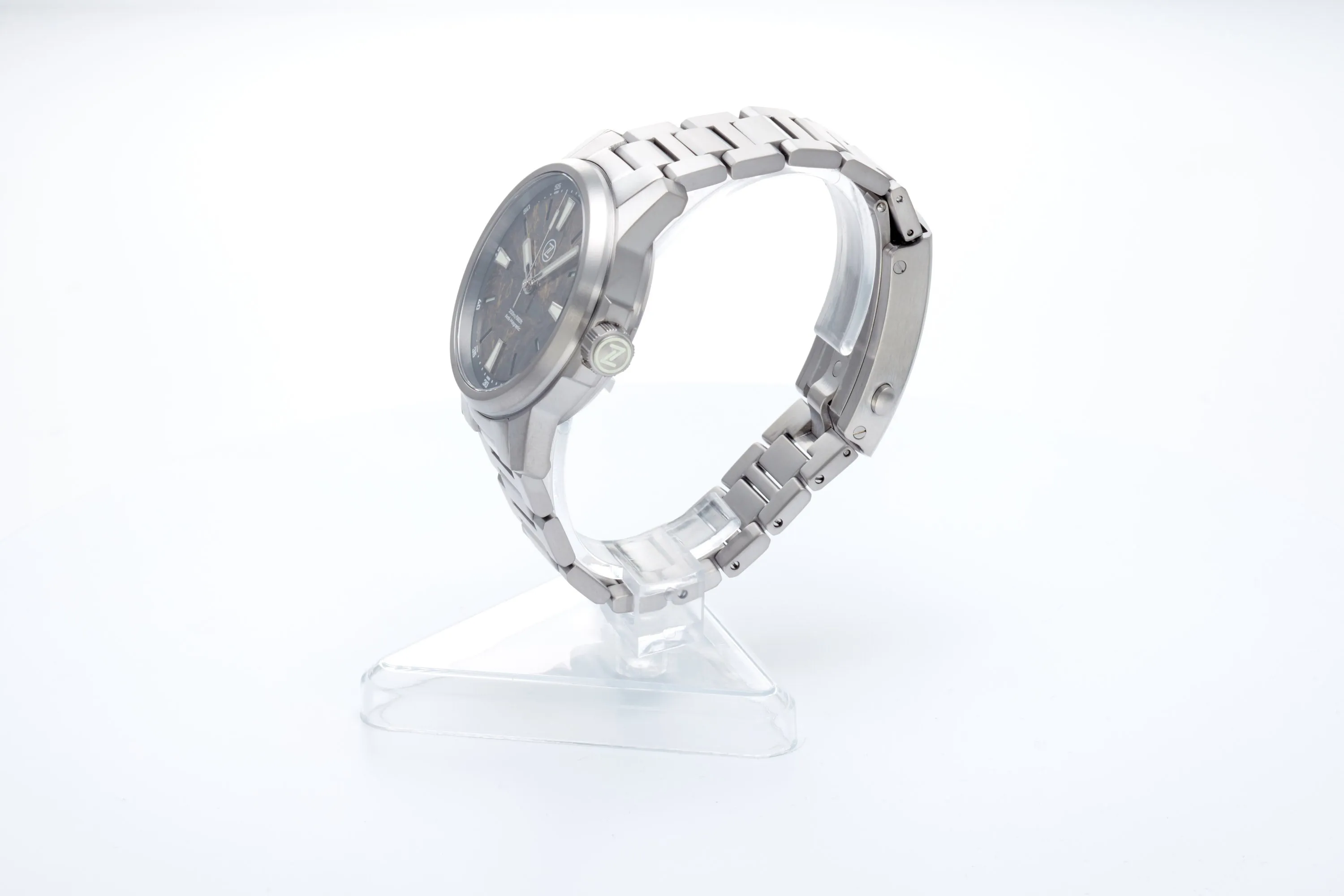 Aurora Field 42mm Ti 'Gold Carbon'