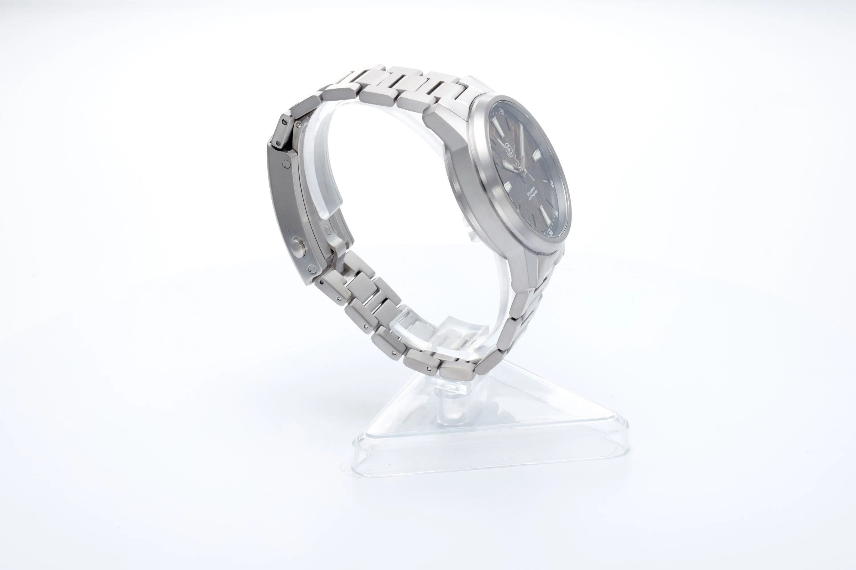 Aurora Field 42mm Ti 'Gold Carbon'