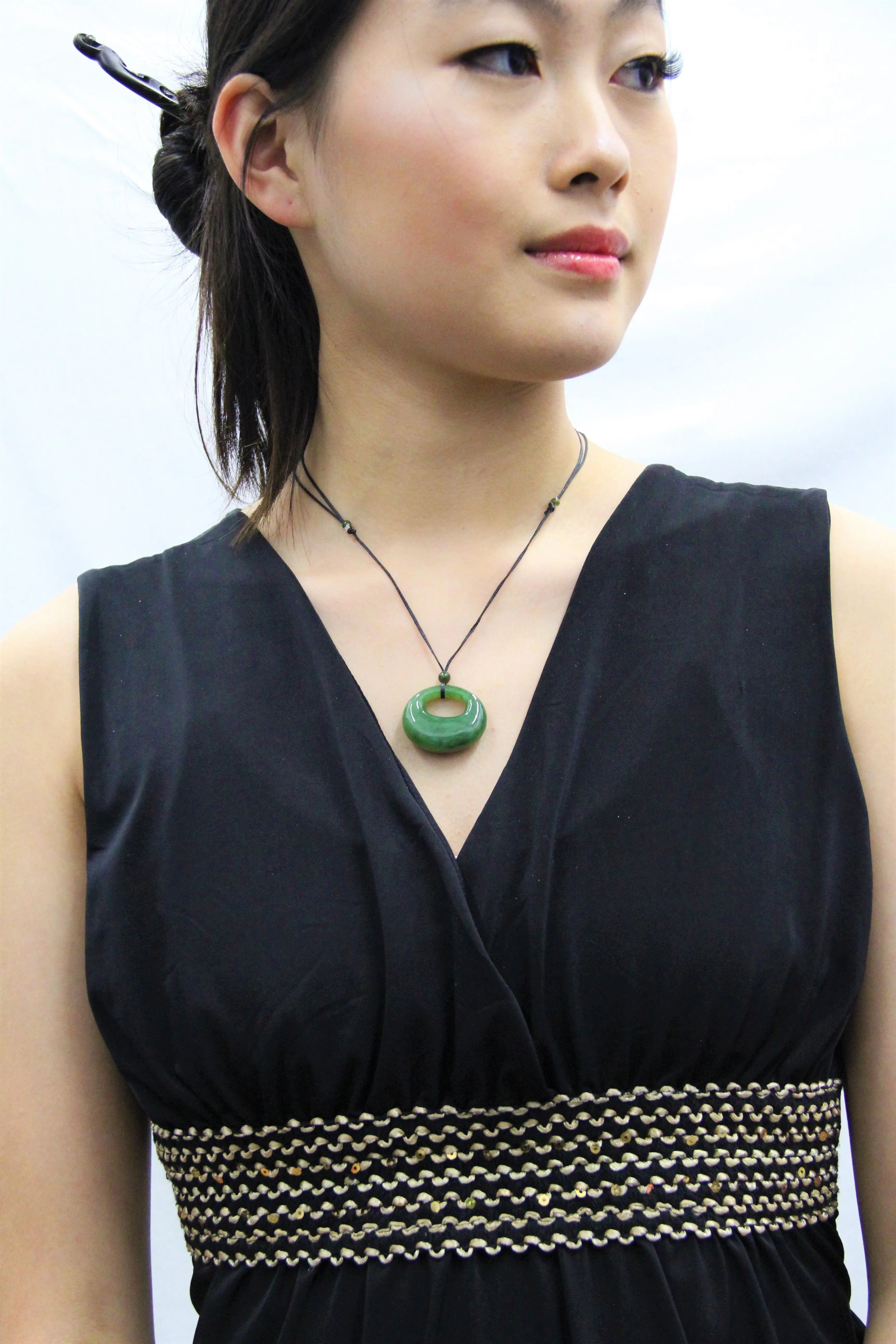 Canadian Jade Twist Pendant Necklace #1112