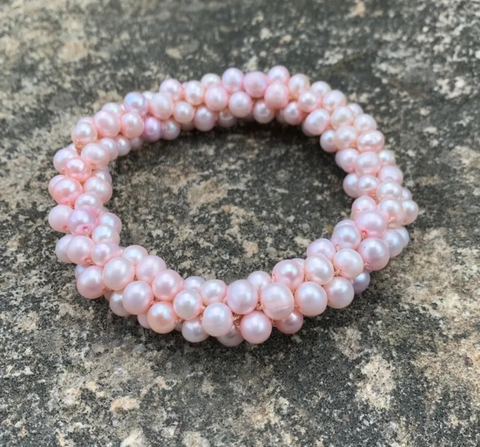Pale pink pearl bracelet