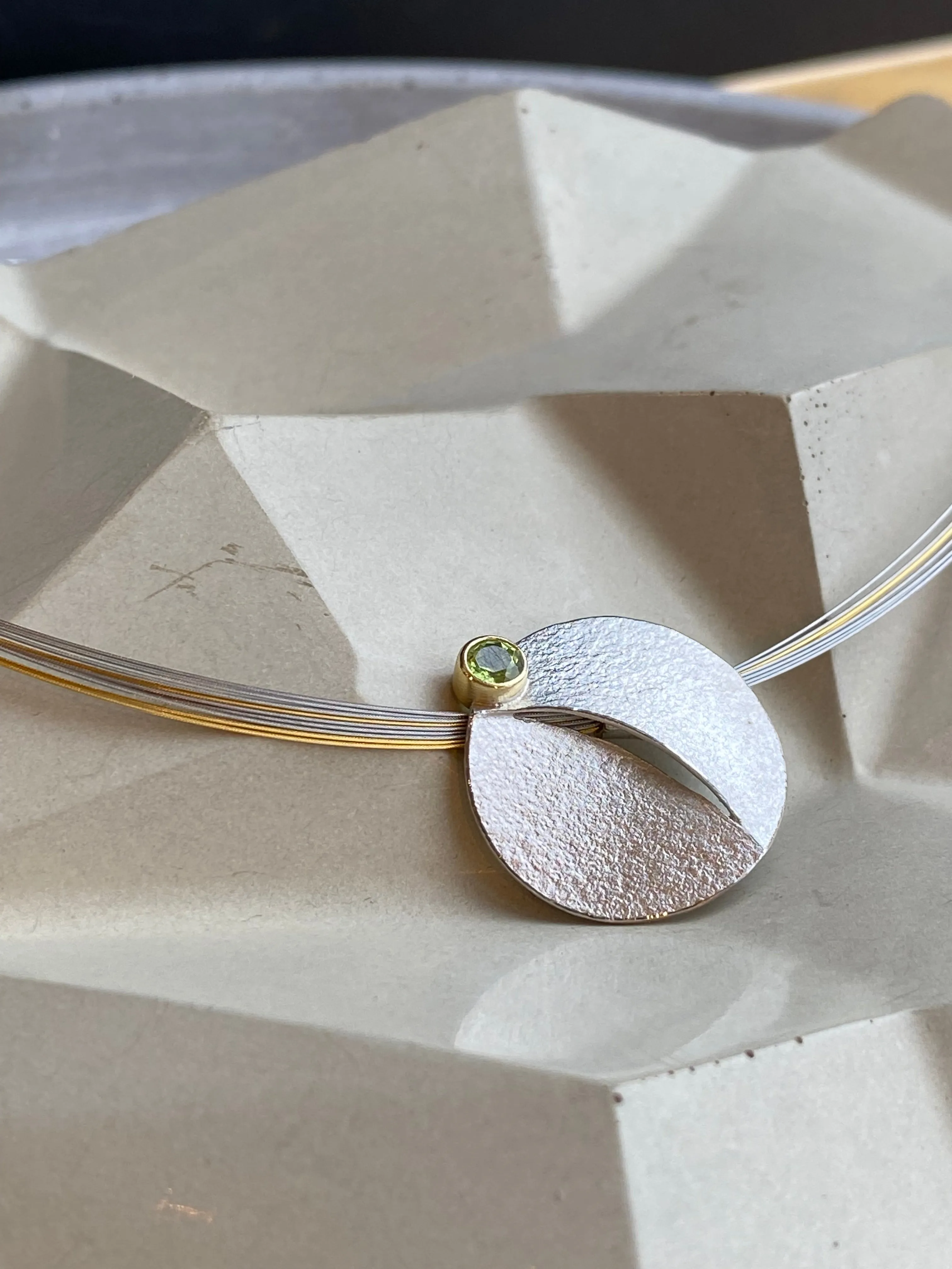 Silver And Gold Peridot Multicolour Steel Necklace