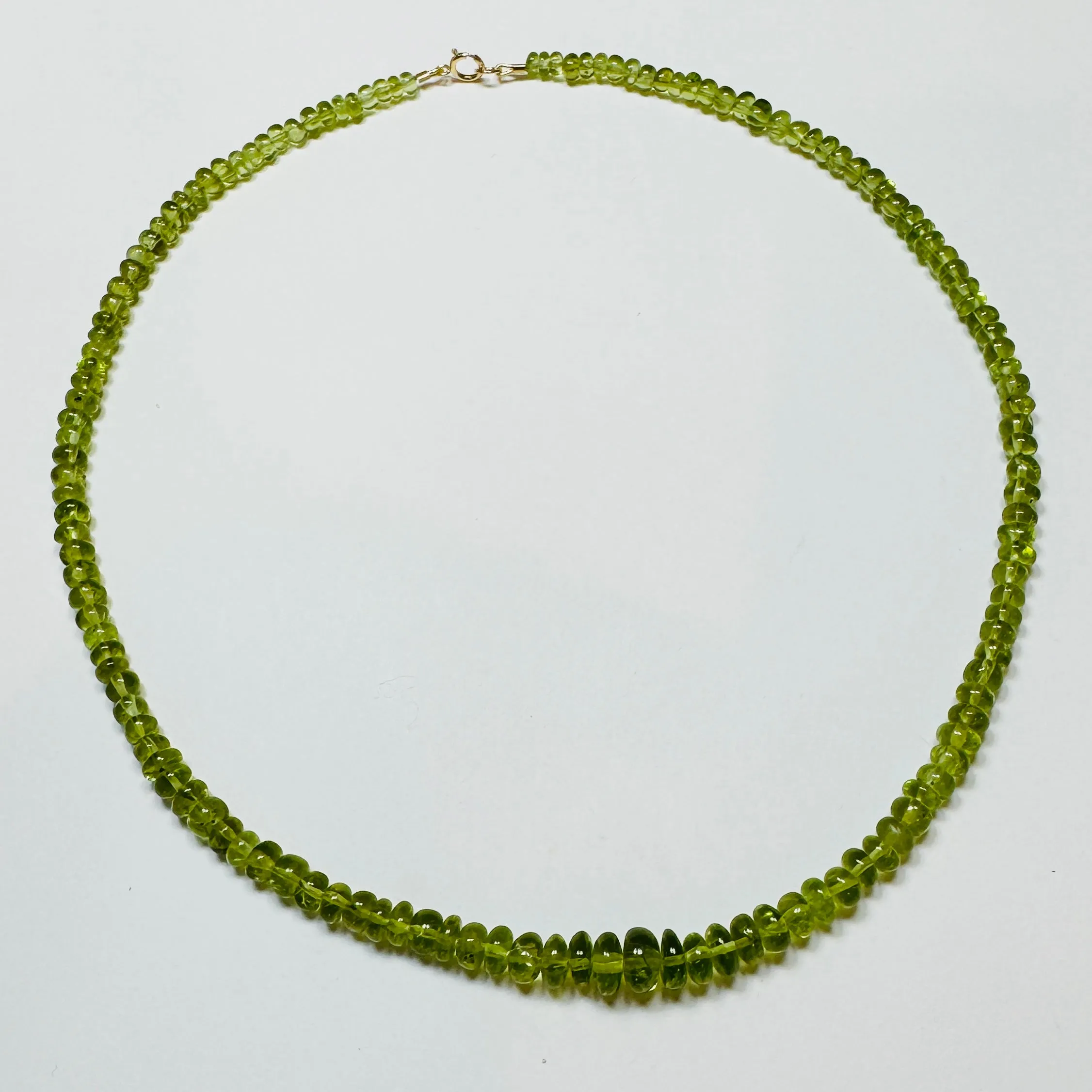 smooth graduated peridot necklace
