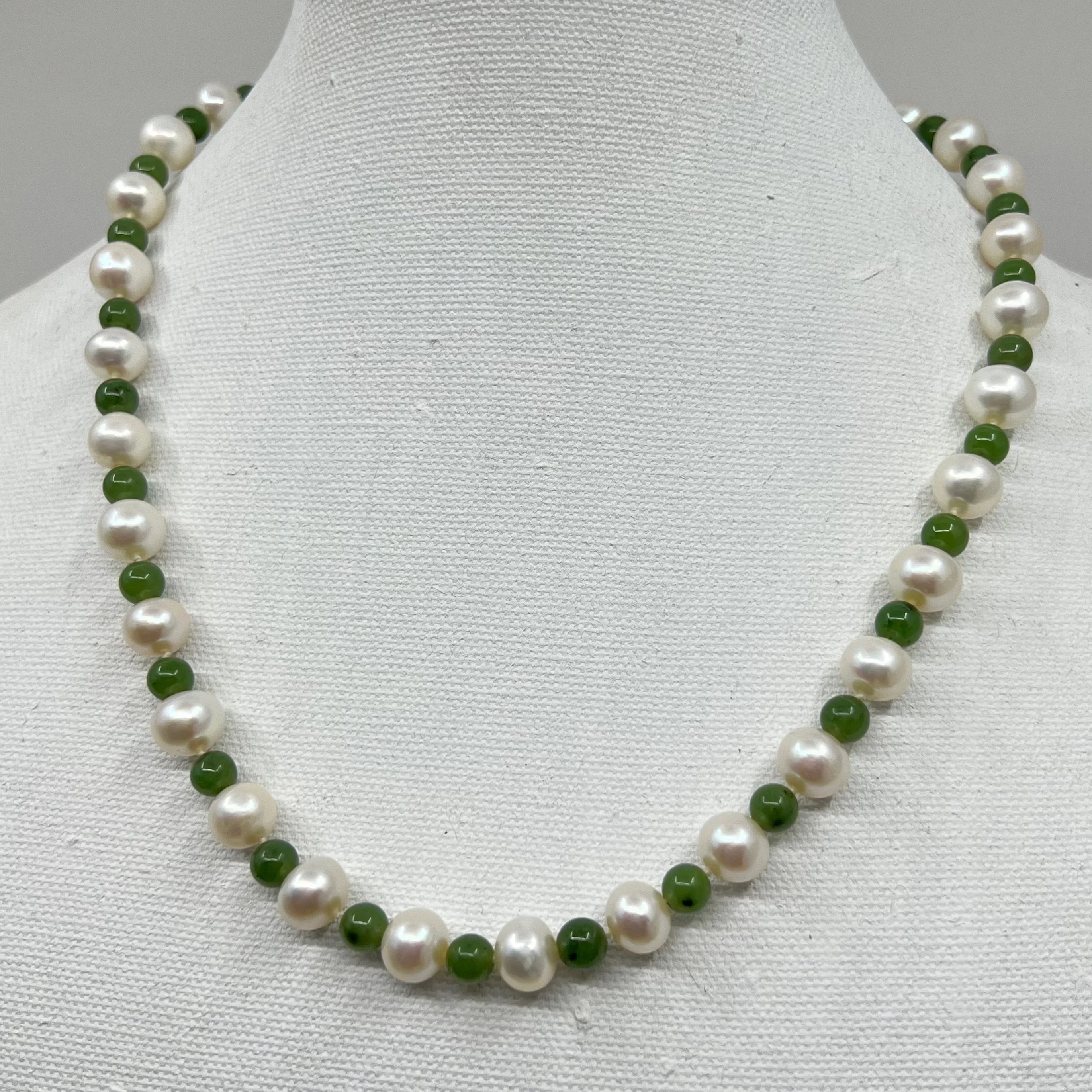 Sterling silver 11.5mm  pearl & jade necklace