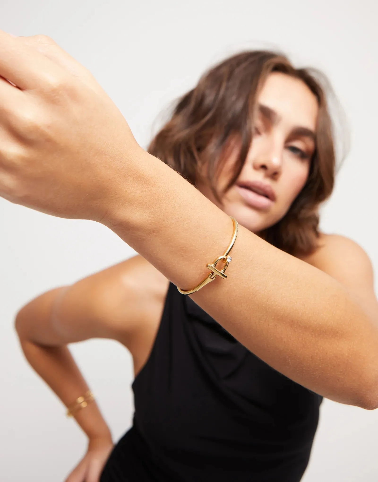 UNOde50 18K Gold-plated Bracelet with Front Clasp and White Topaz