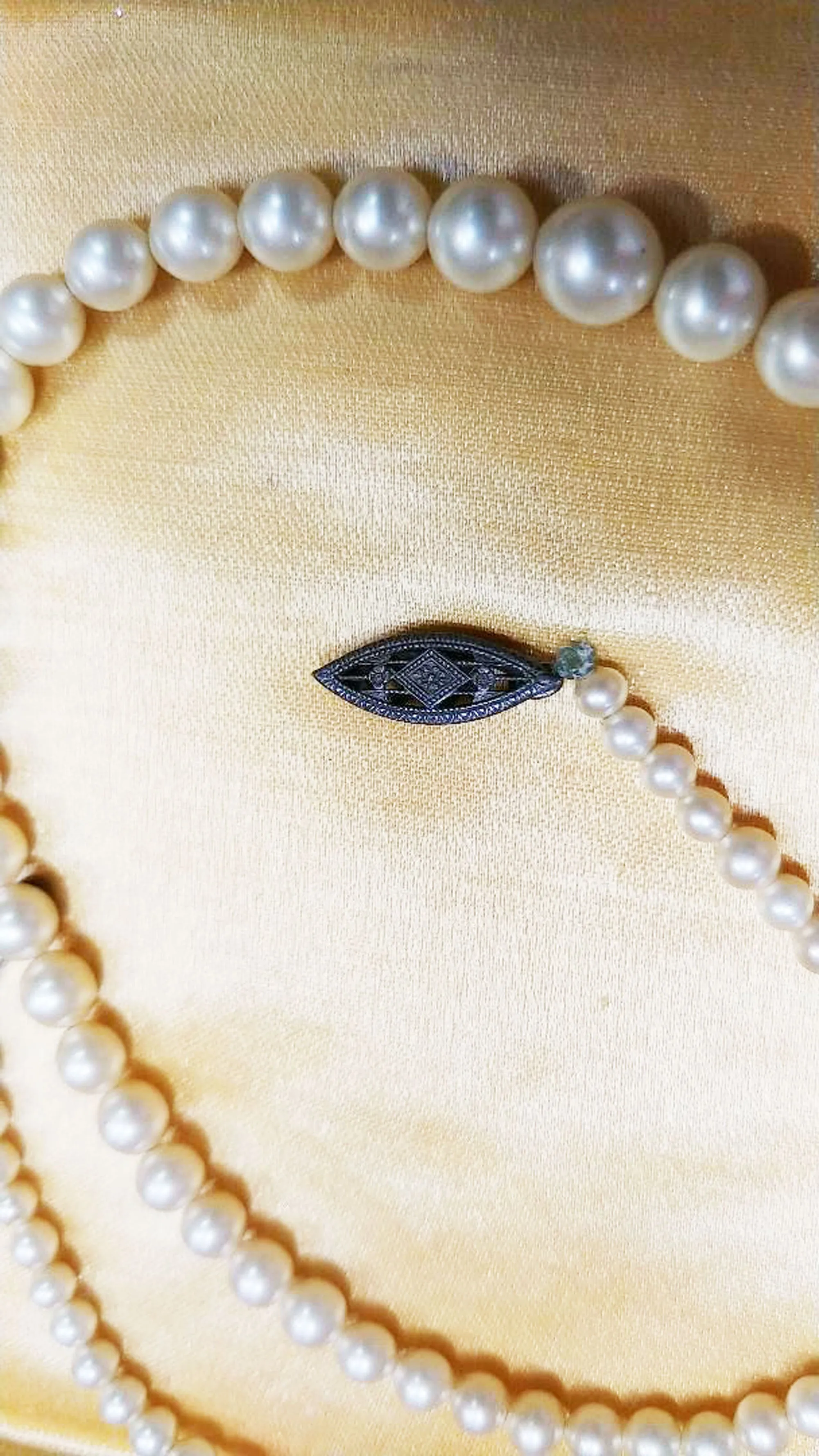 *VINTAGE 1931 LAFFITTE PERLES IN ORIGINAL PRESENTATION CASE PEARL NECKLACE WITH ART DECO STERLING CLASP - PARIS, FRANCE