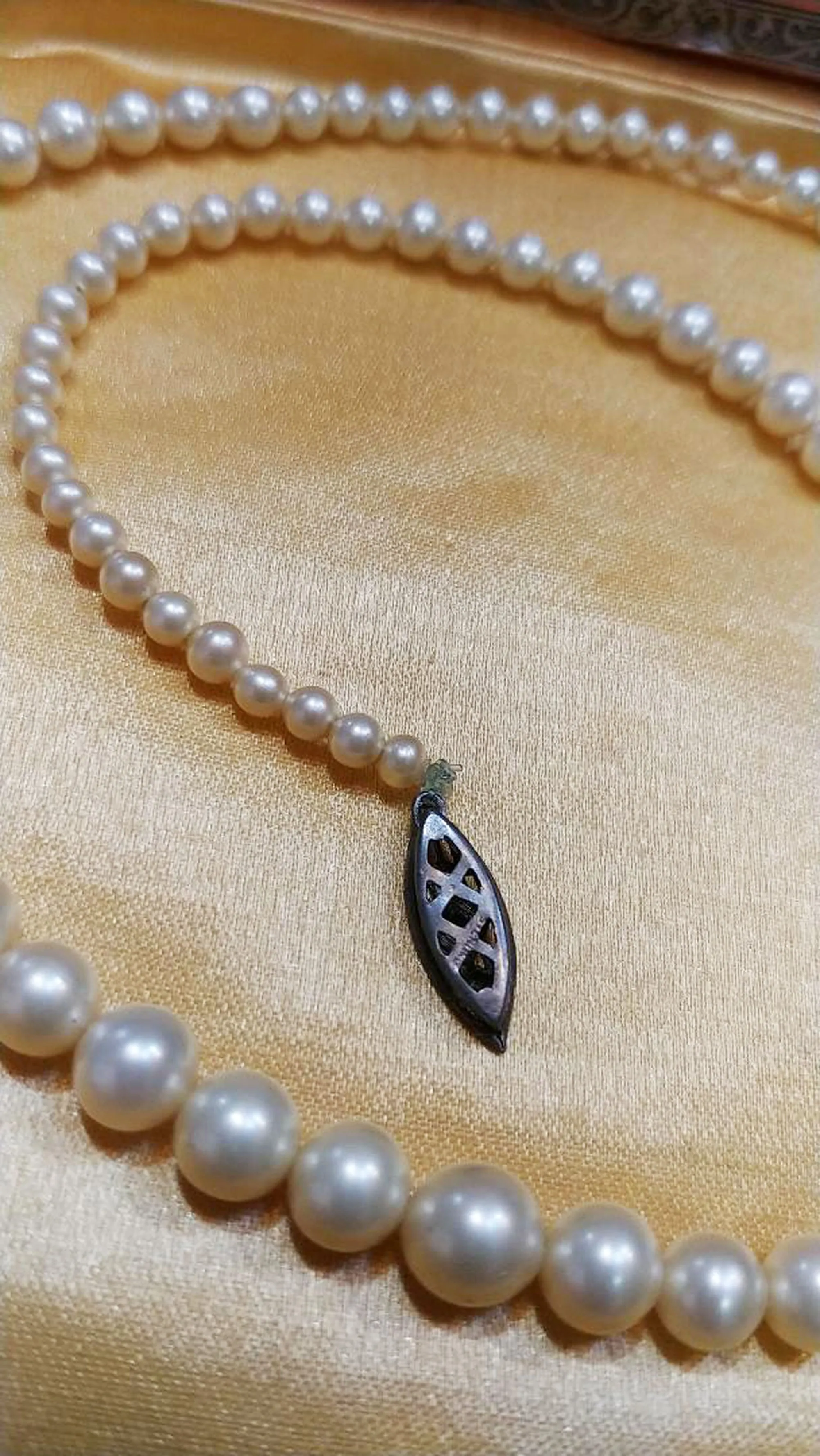 *VINTAGE 1931 LAFFITTE PERLES IN ORIGINAL PRESENTATION CASE PEARL NECKLACE WITH ART DECO STERLING CLASP - PARIS, FRANCE