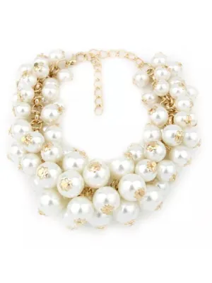 White faux pearl bracelet