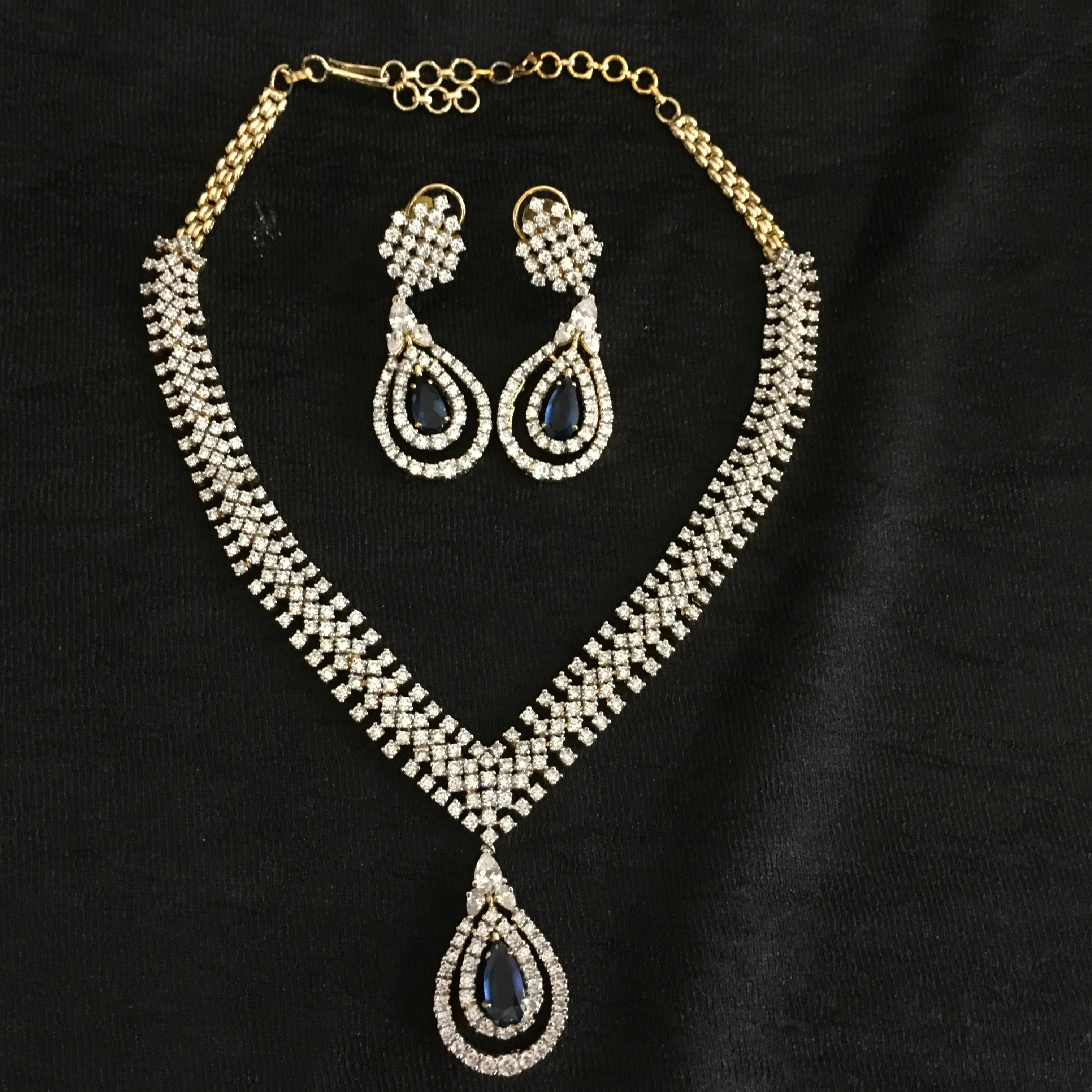 Zircon/AD Necklace Set 8905-3007