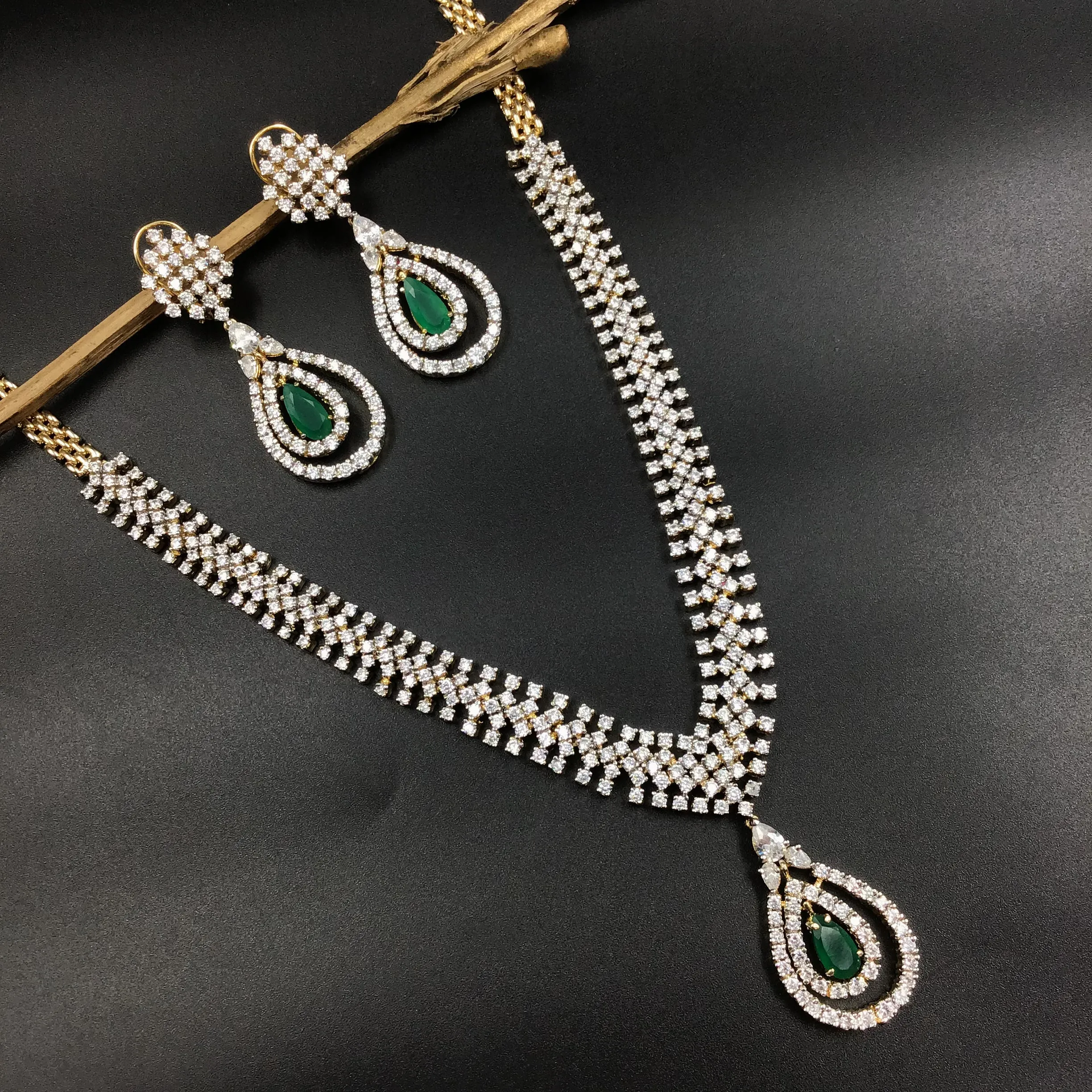 Zircon/AD Necklace Set 8905-3007